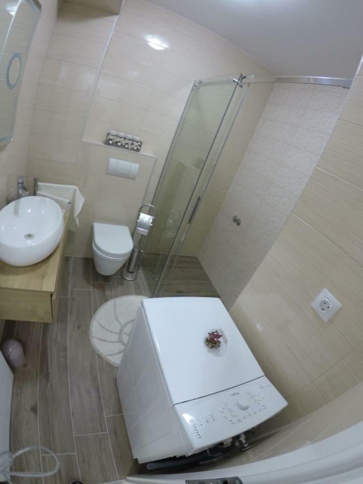 The Globetrotter'S Residence Kaštel Novi Exterior foto