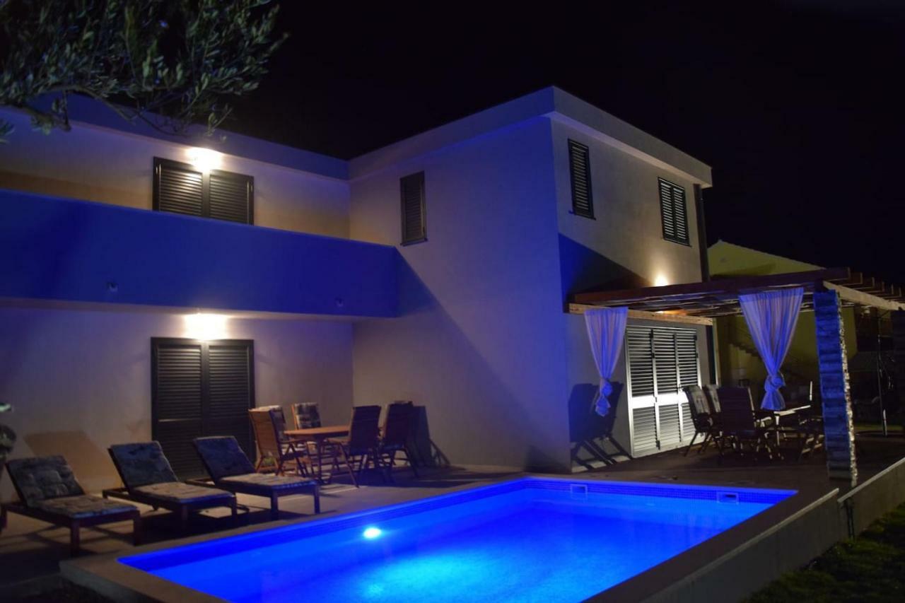 The Globetrotter'S Residence Kaštel Novi Exterior foto